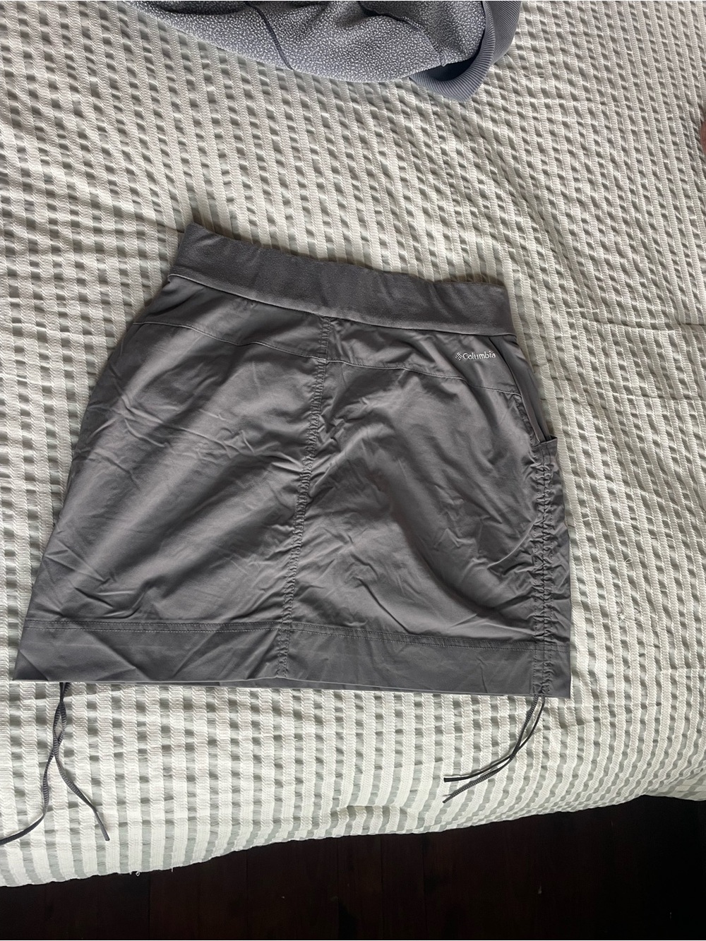 Columbia Gray Drawstring Ruched Mini Skirt - Picture 2 of 4